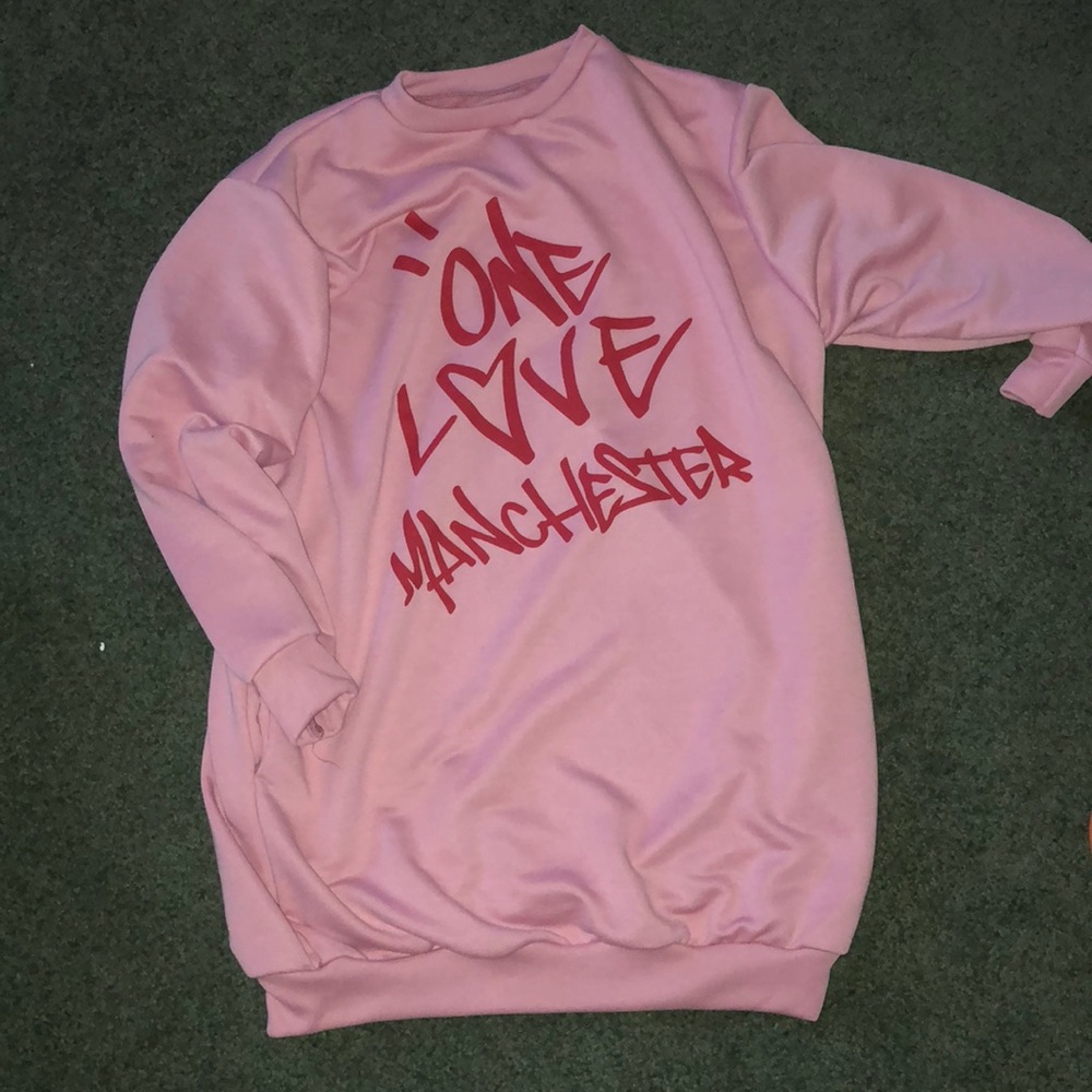 Ariana grande one love Manchester